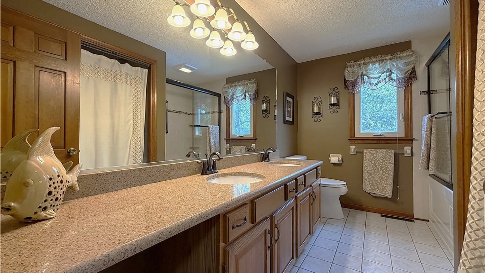 Property at 15 Bywater Drive, Amherst, NY 14068 32