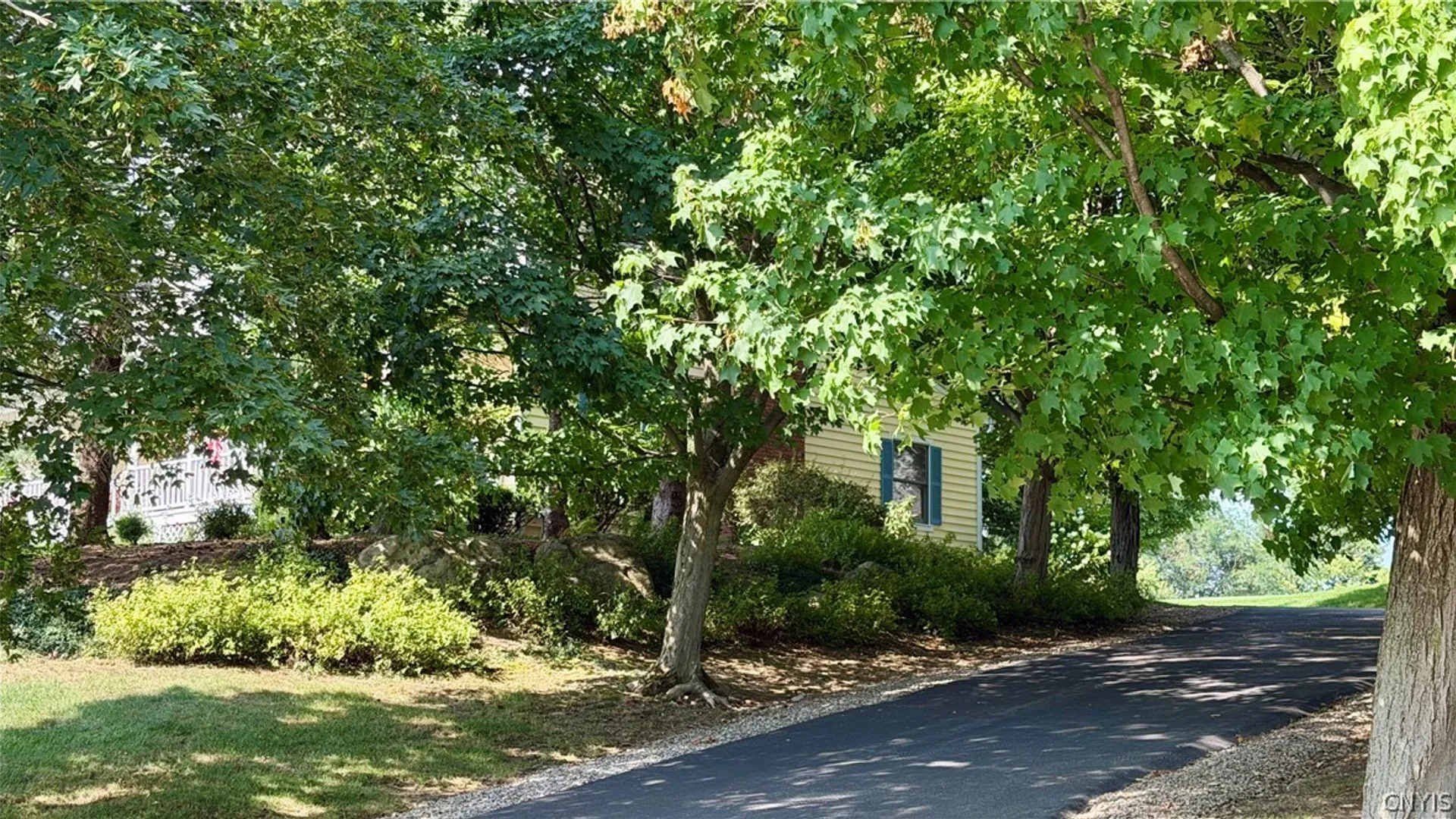 Property at 1021 Autumntree Ct, Skaneateles, NY 13152 7