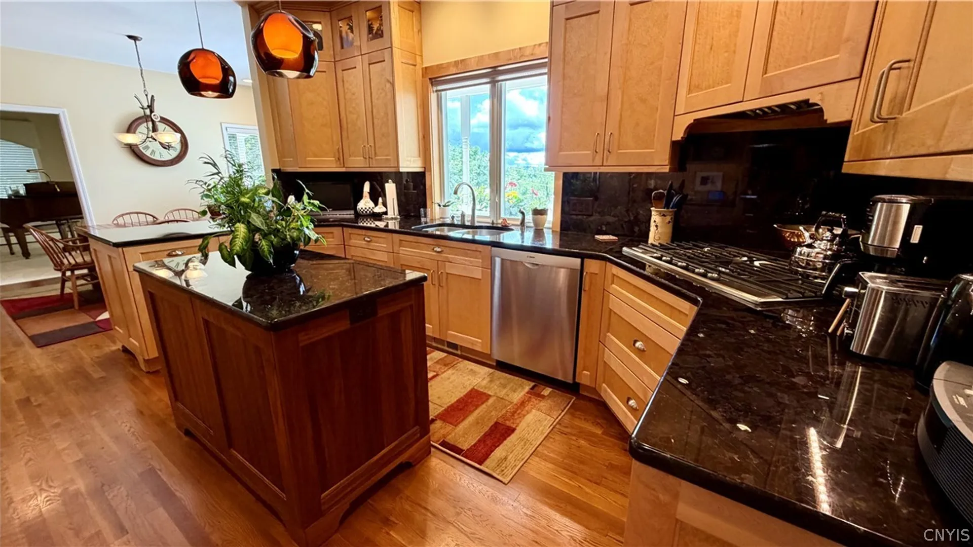 Property at 1021 Autumntree Ct, Skaneateles, NY 13152 14