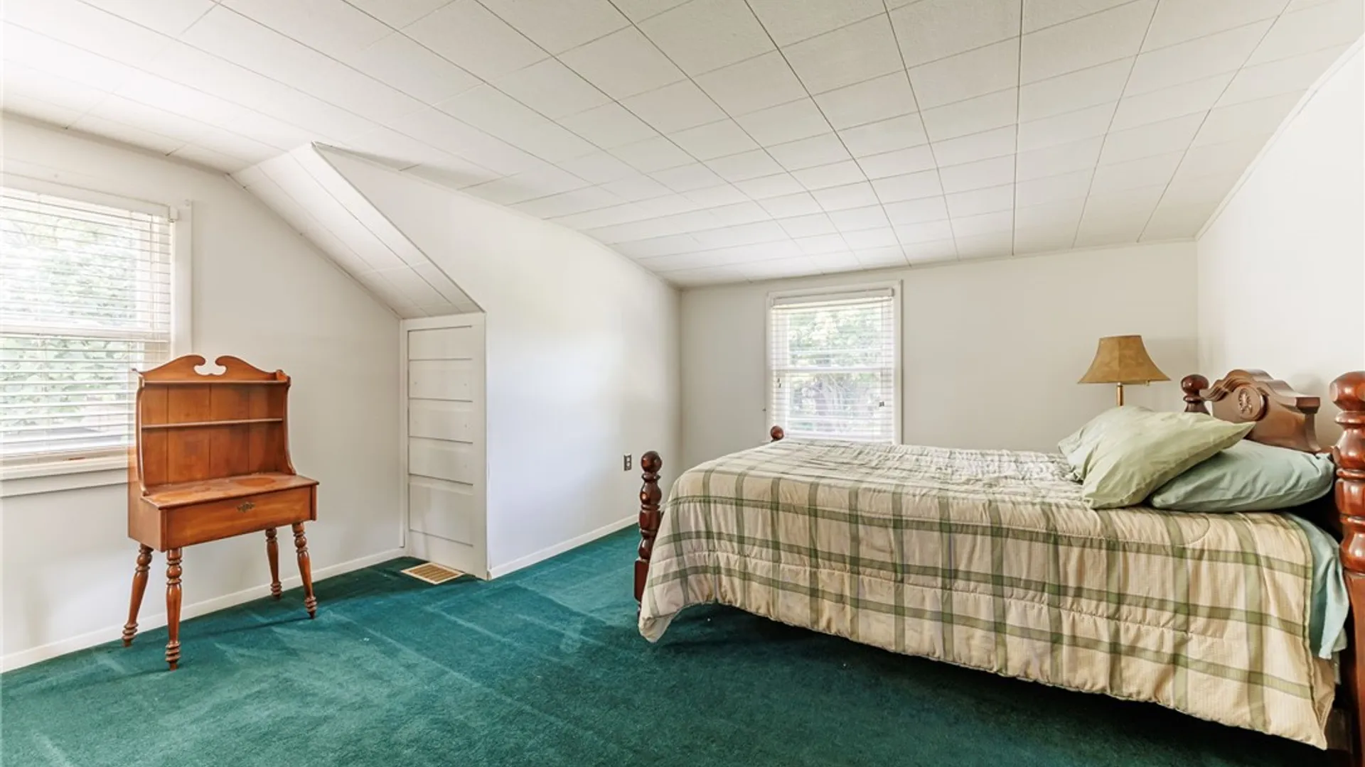 Property at 831 Bay Road, Webster, NY 14580 23