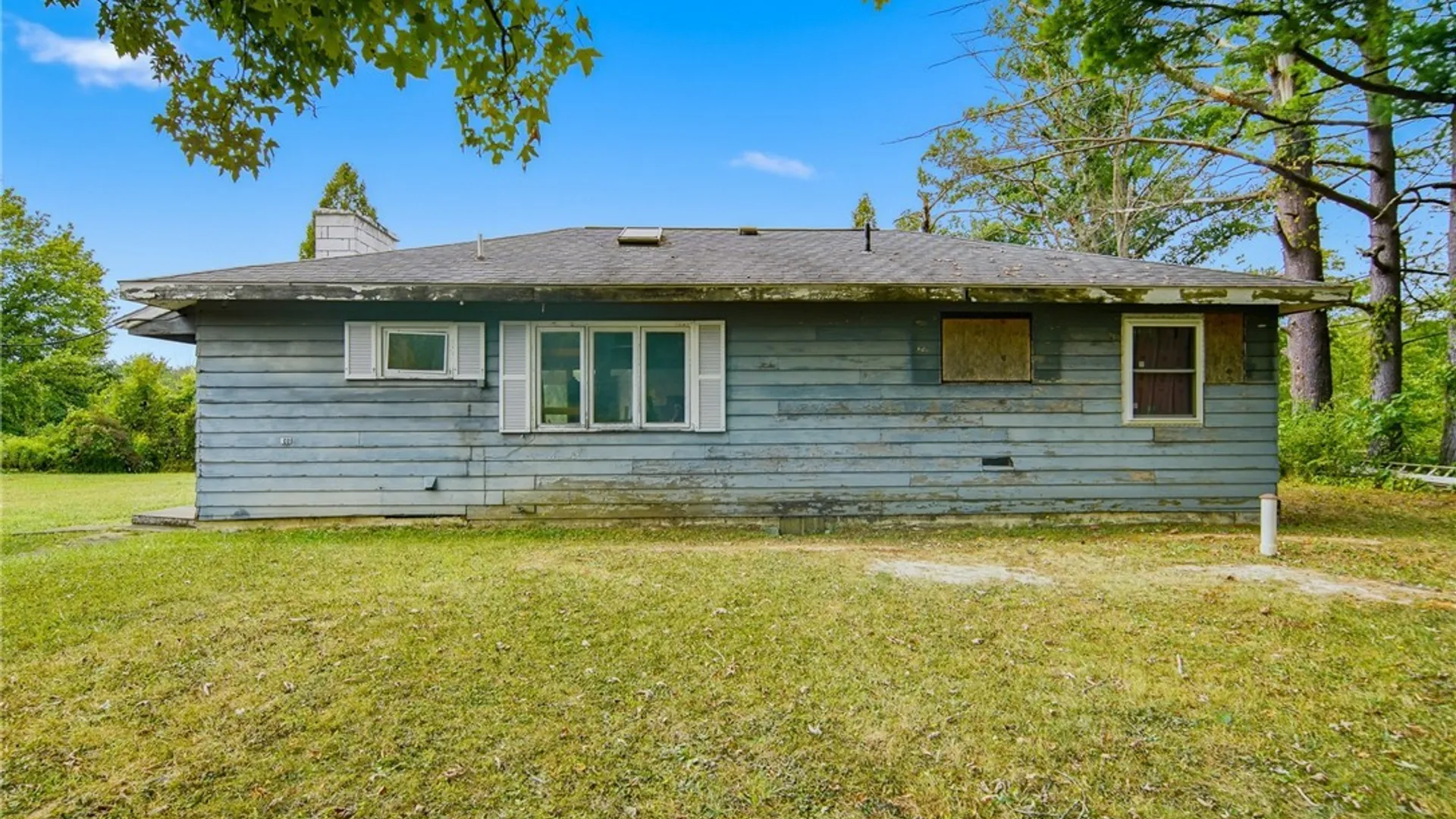 Property at 9767 Ethel Road, Clay, NY 13029 5