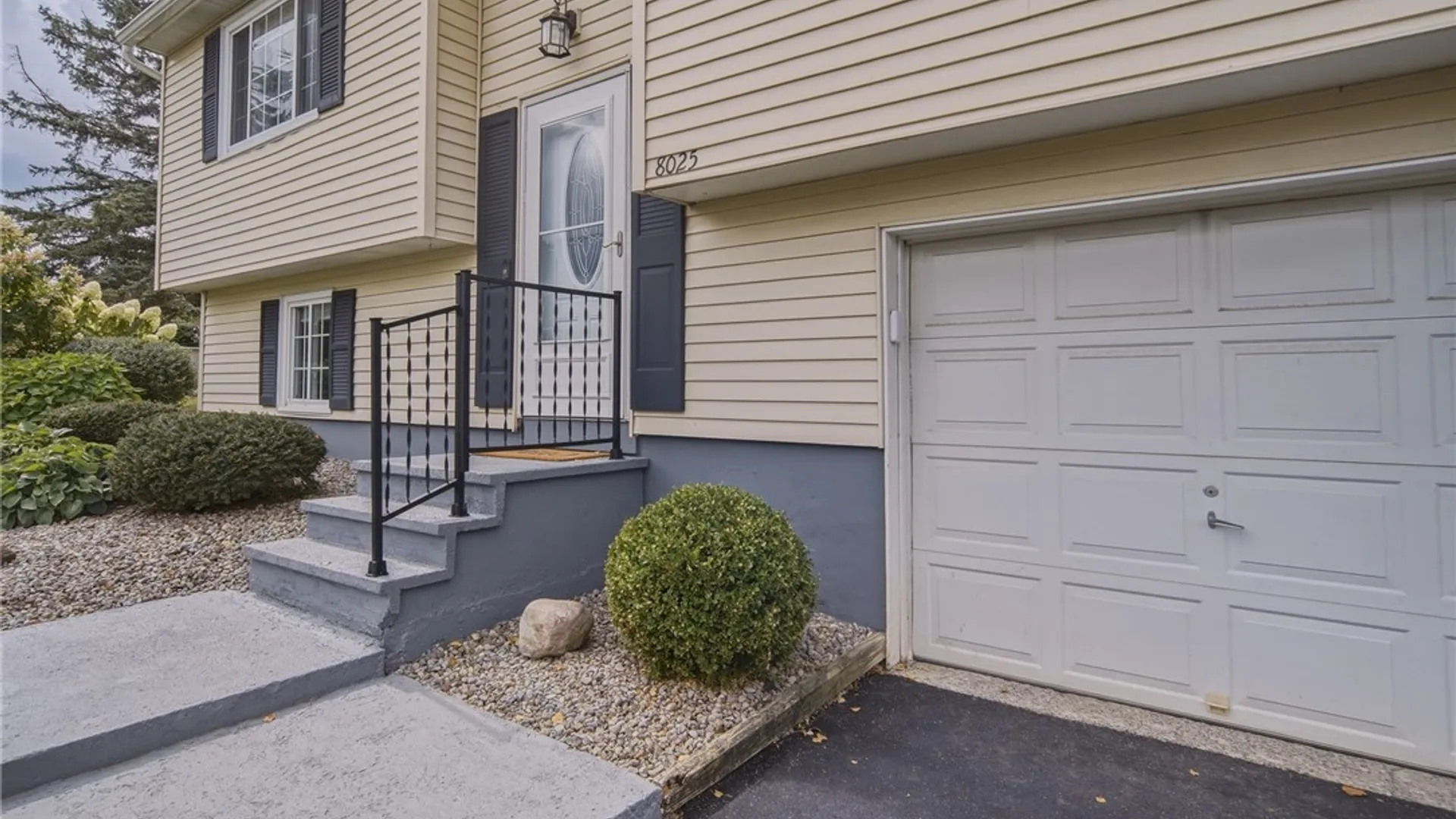 Property at 8025 Pickett Lane, Cicero, NY 13039 5