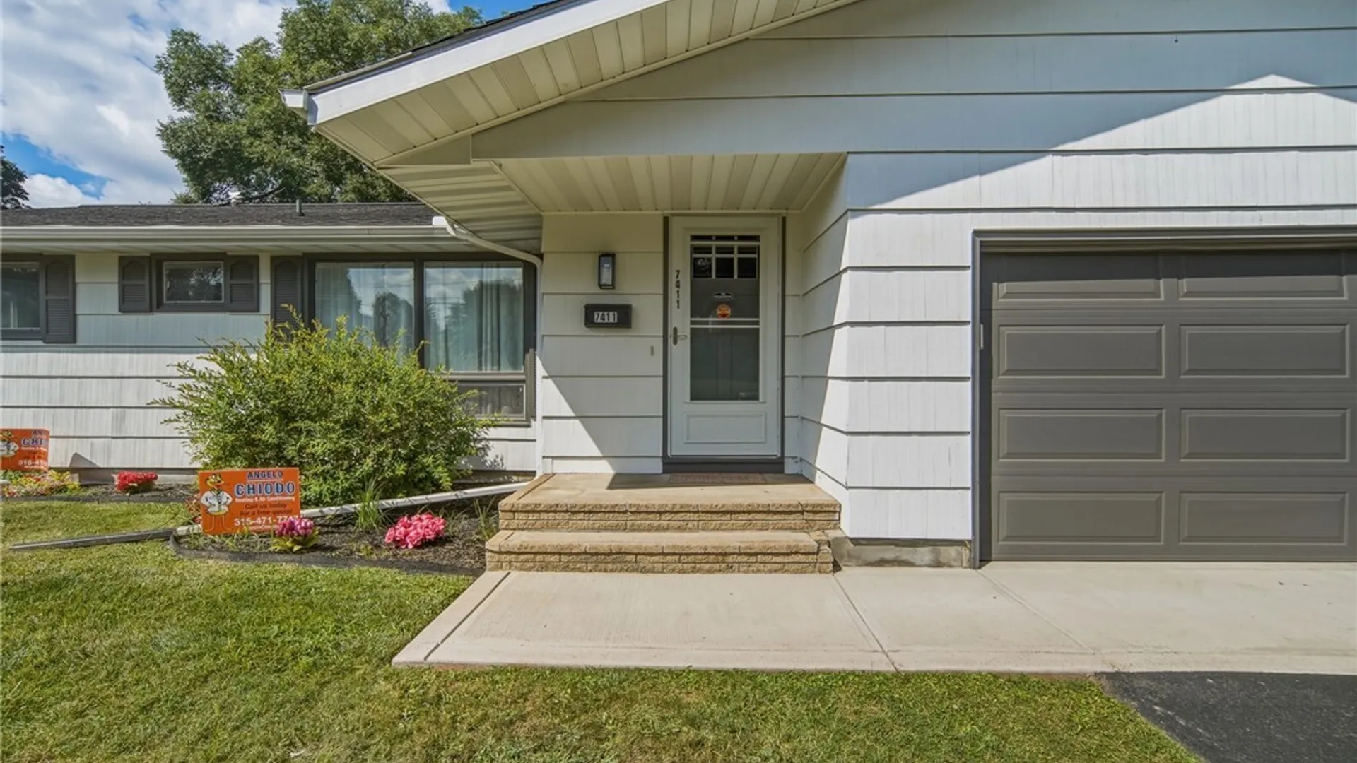 Property at 7411 Rosewood Circle, Cicero, NY 13212 3