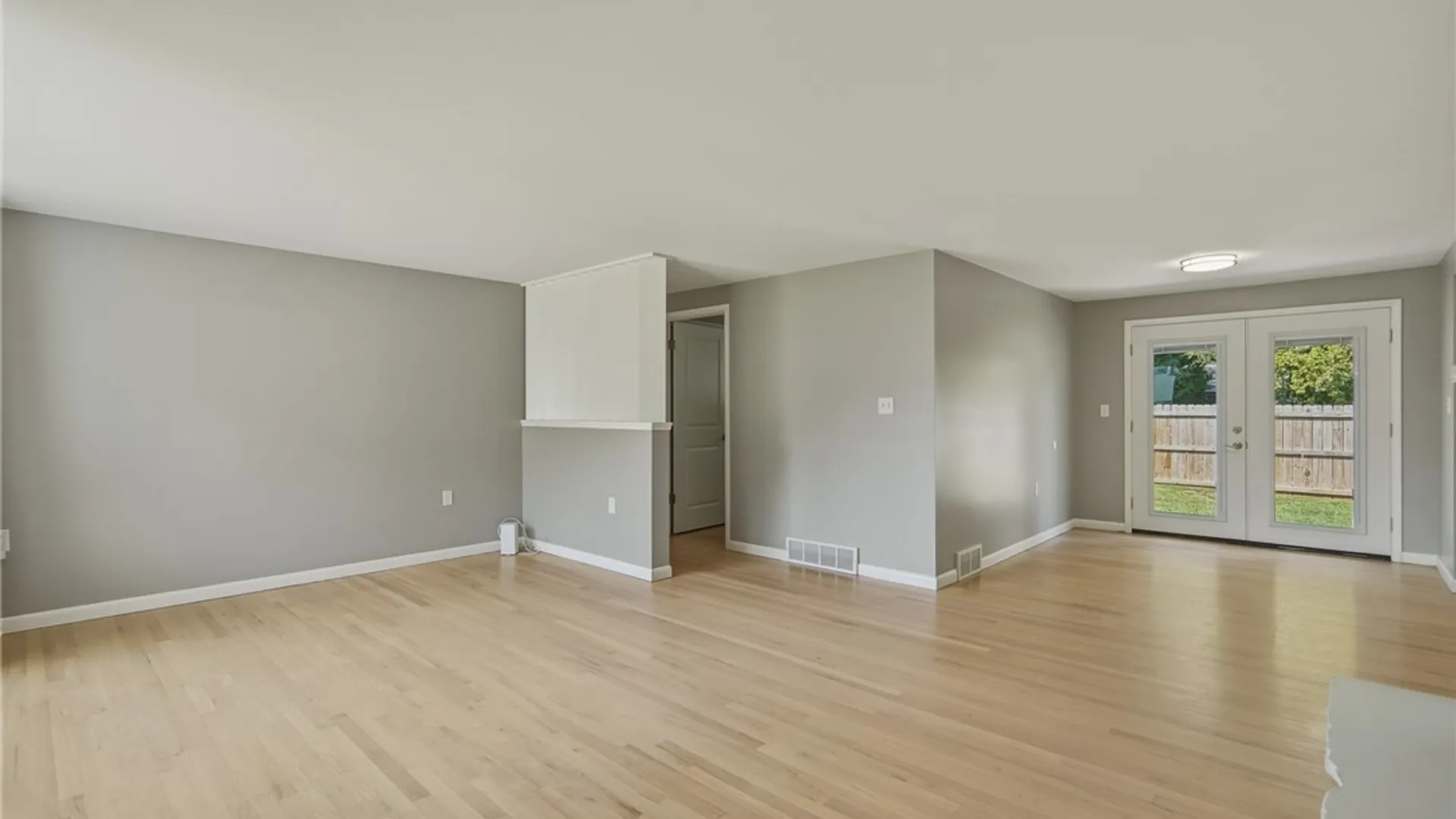 Property at 7411 Rosewood Circle, Cicero, NY 13212 5