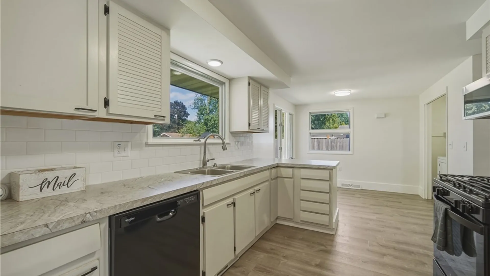 Property at 7411 Rosewood Circle, Cicero, NY 13212 9