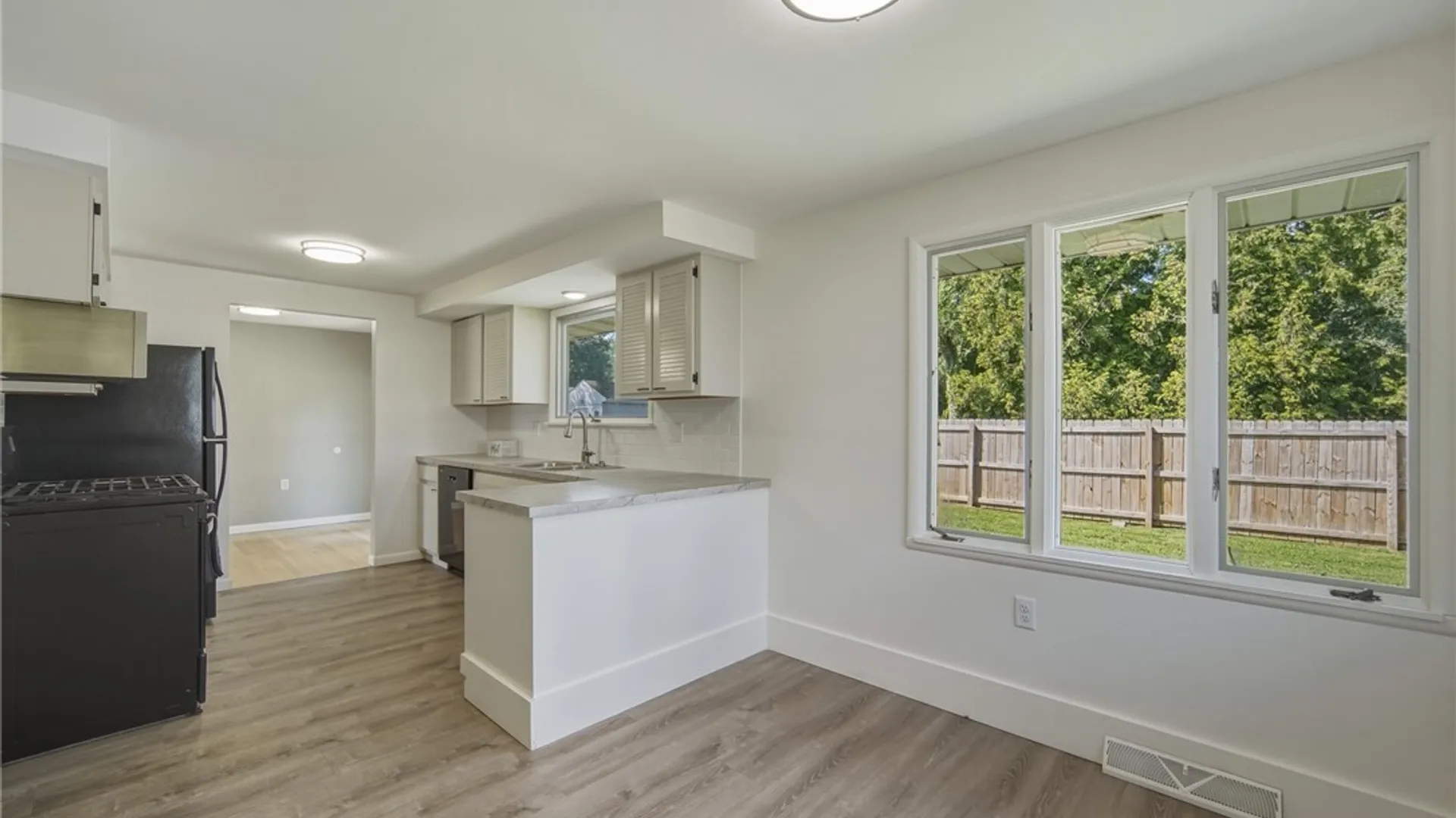 Property at 7411 Rosewood Circle, Cicero, NY 13212 12
