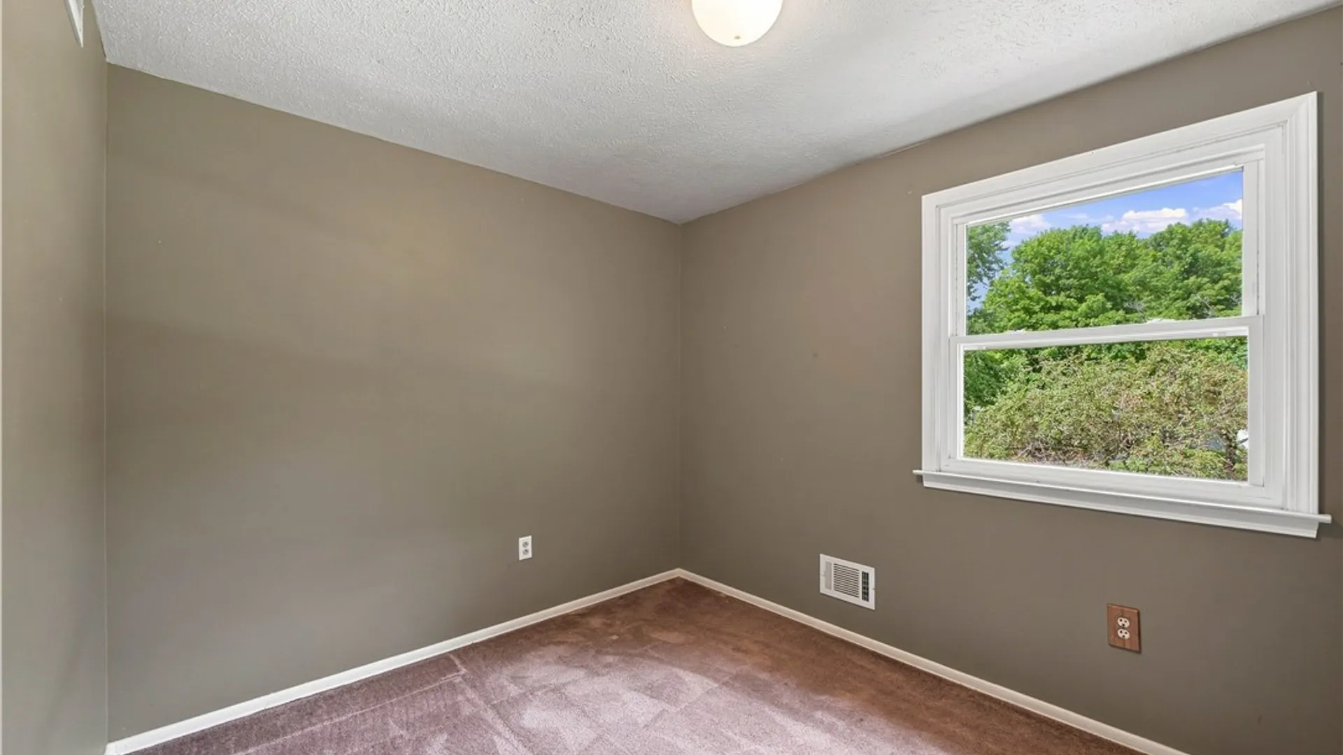 Property at 1107 Nestwood Lane, Webster, NY 14580 33
