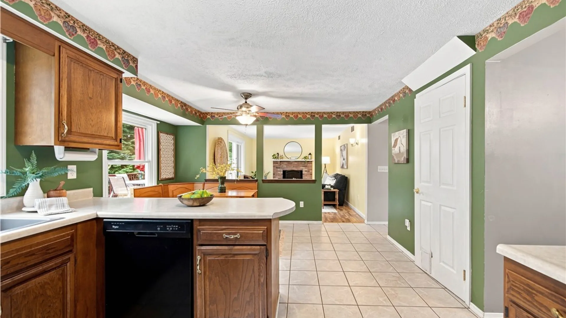 Property at 1107 Nestwood Lane, Webster, NY 14580 15