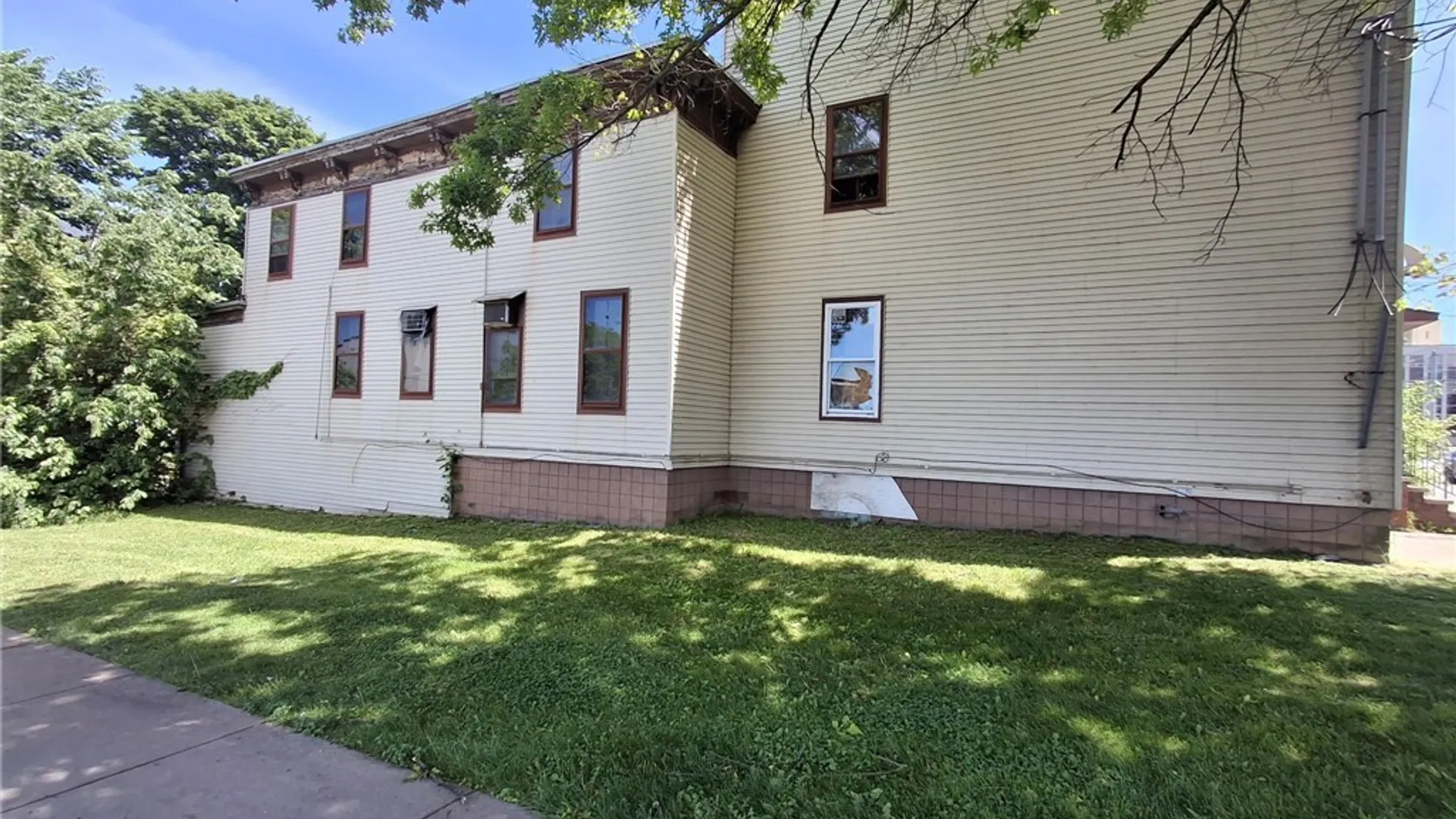 Property at 400-404-408 Court Street, Utica, NY 13502 4