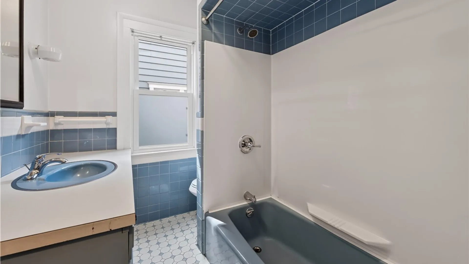 Property at 140 Forest Hill Drive, Syracuse, NY 13206 14