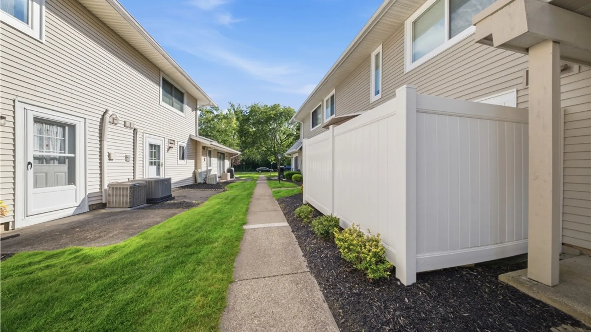 Property at 560 Eastbrooke Lane, Brighton, NY 14618 3