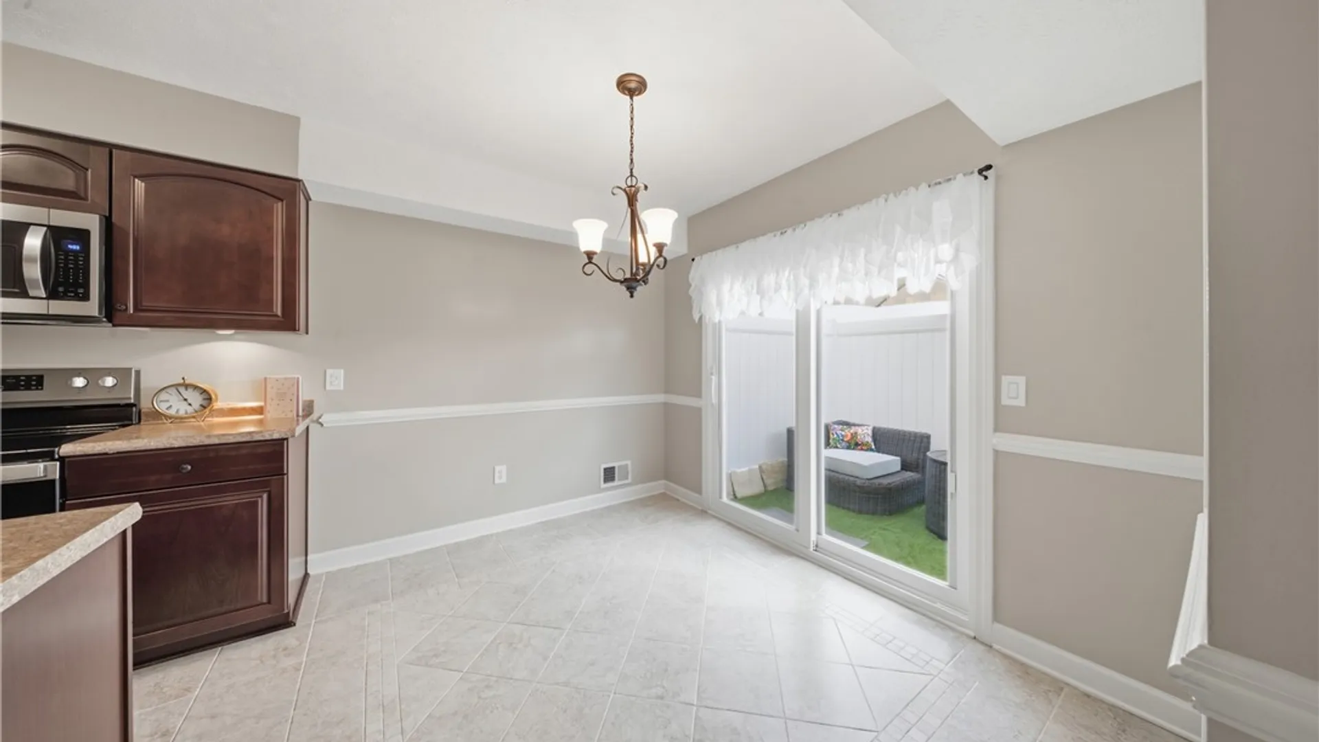 Property at 560 Eastbrooke Lane, Brighton, NY 14618 18