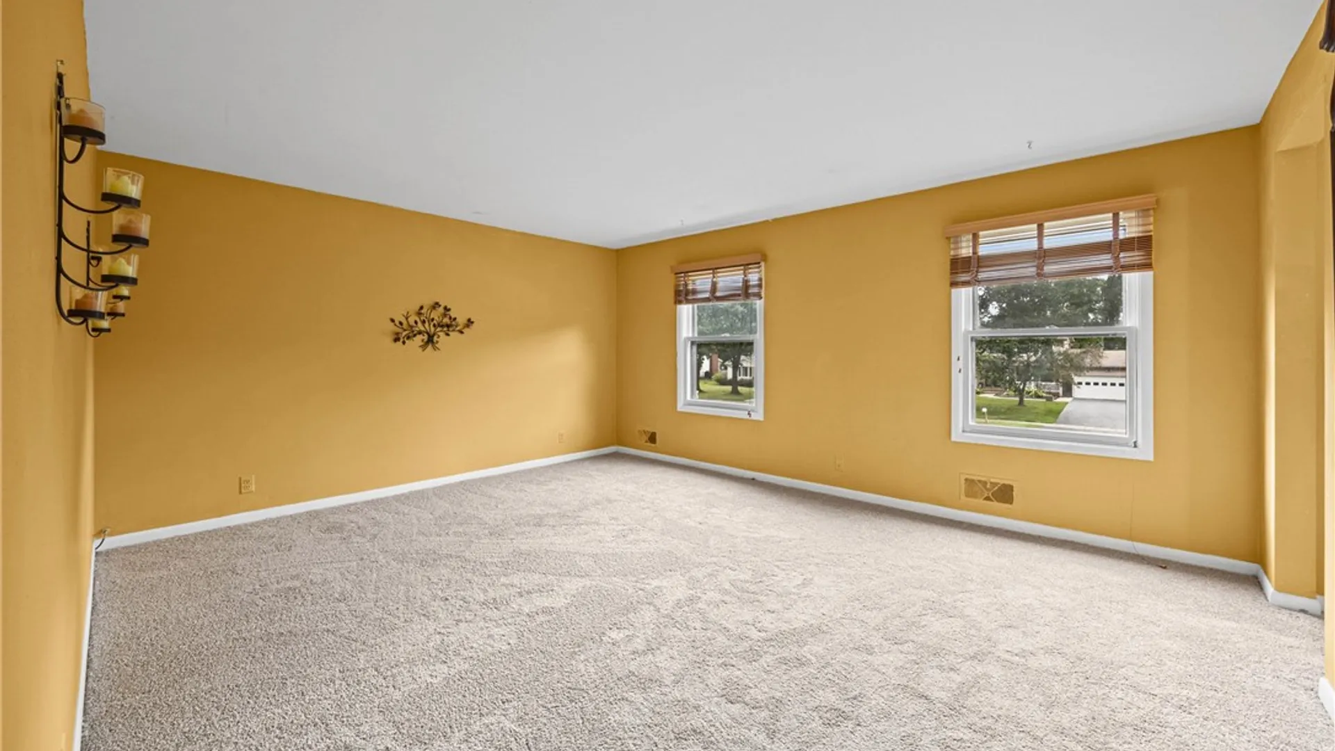 Property at 529 Vintage Lane, Greece, NY 14615 15