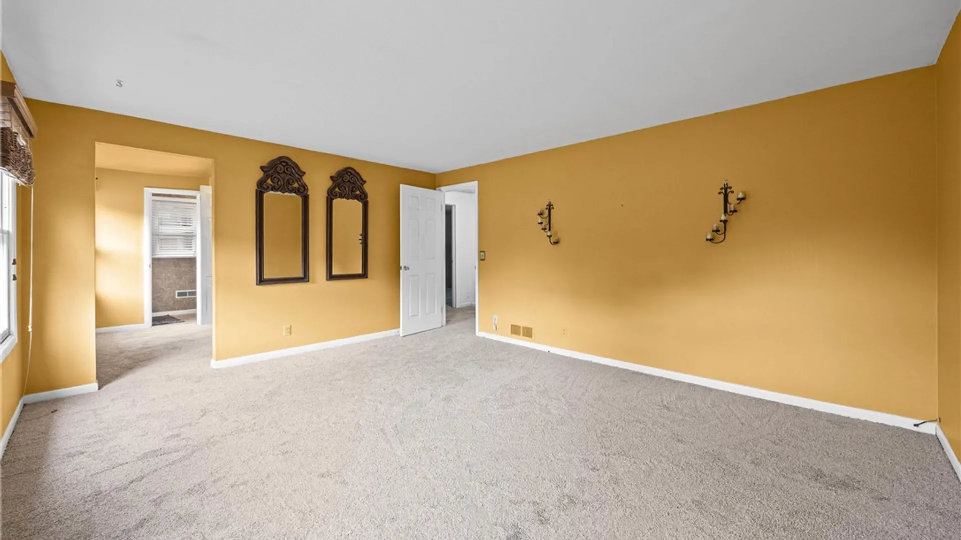 Property at 529 Vintage Lane, Greece, NY 14615 16