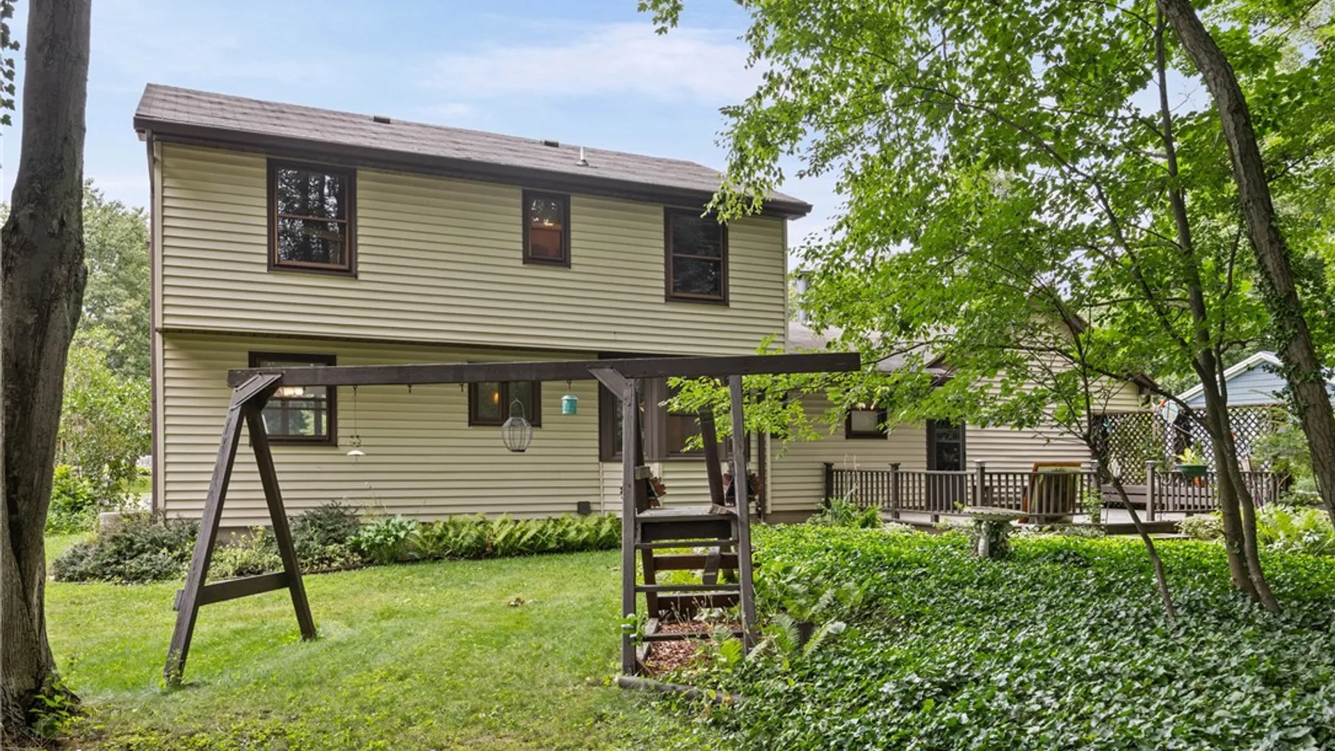 Property at 529 Vintage Lane, Greece, NY 14615 25