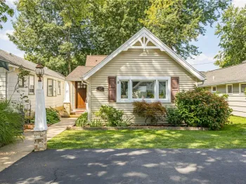 Property at 17 Bateau Terrace, Irondequoit, NY 14617