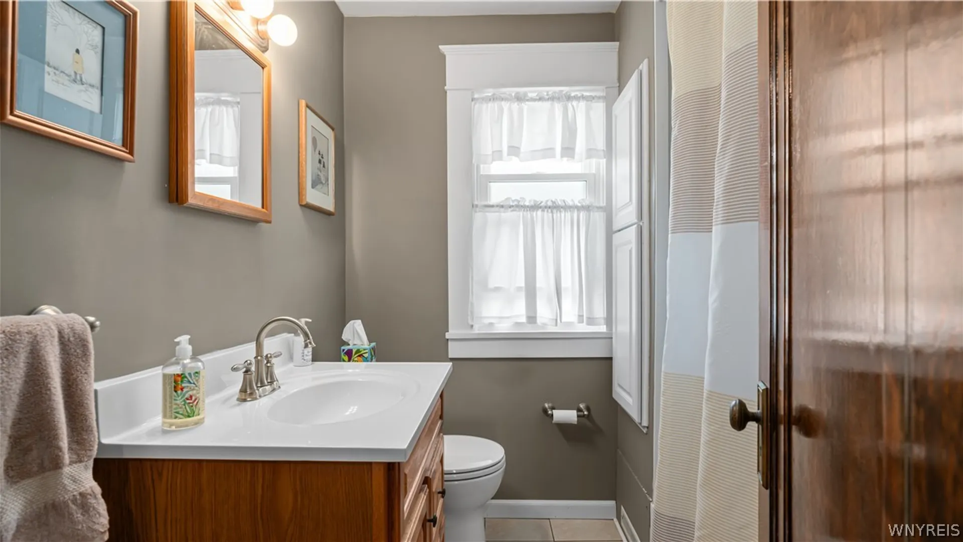 Property at 19 Hamilton Boulevard, Tonawanda, NY 14217 34