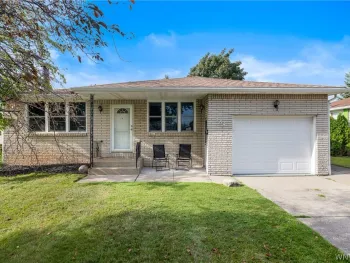 Property at 284 Claudette Court, Cheektowaga, NY 14043