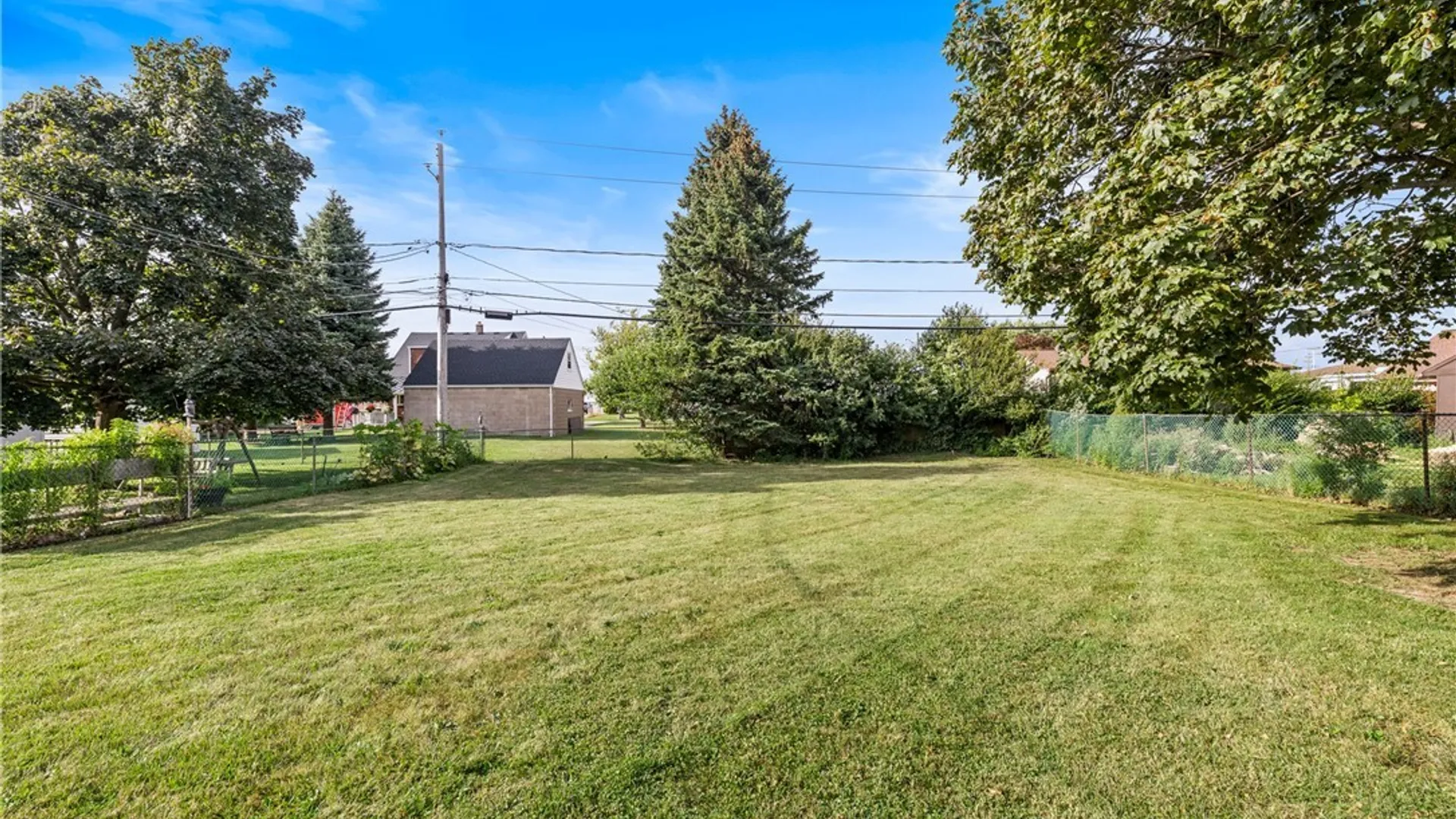 Property at 284 Claudette Court, Cheektowaga, NY 14043 26