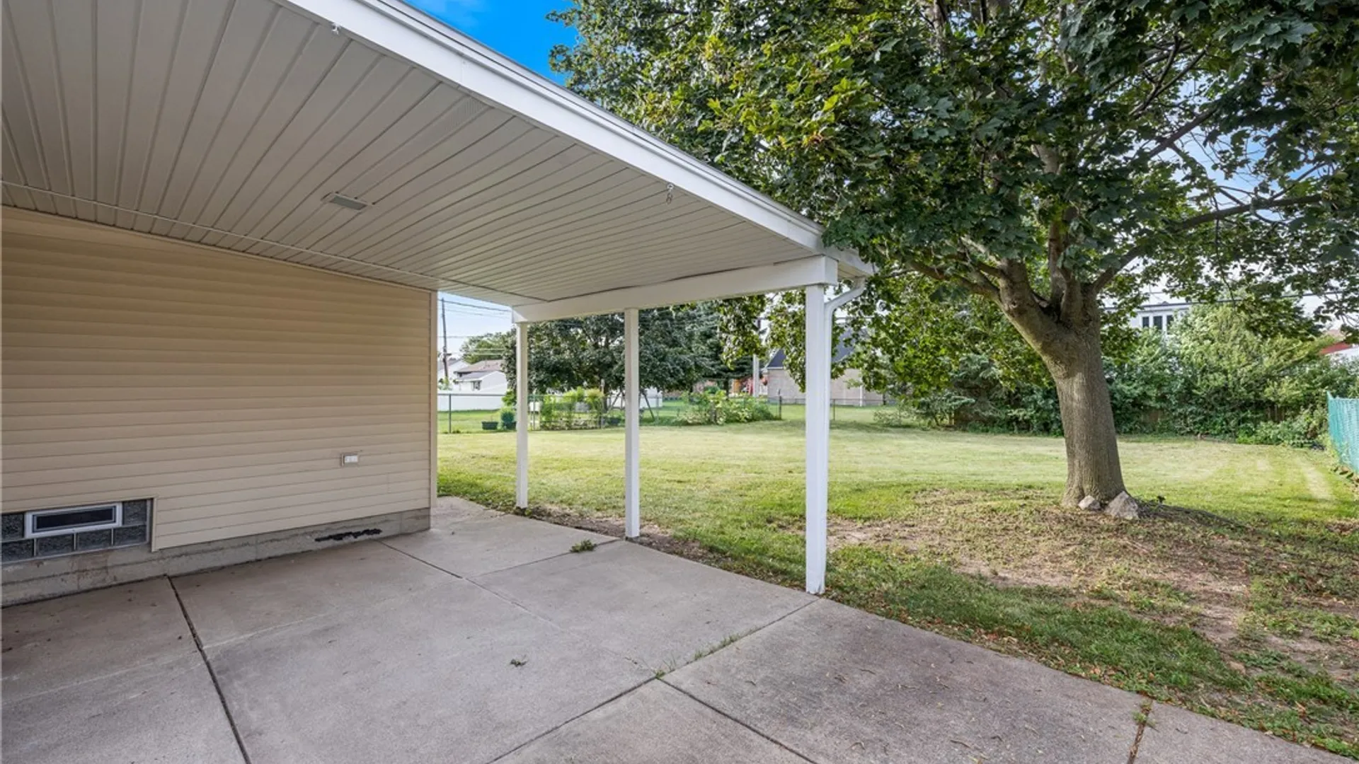 Property at 284 Claudette Court, Cheektowaga, NY 14043 28