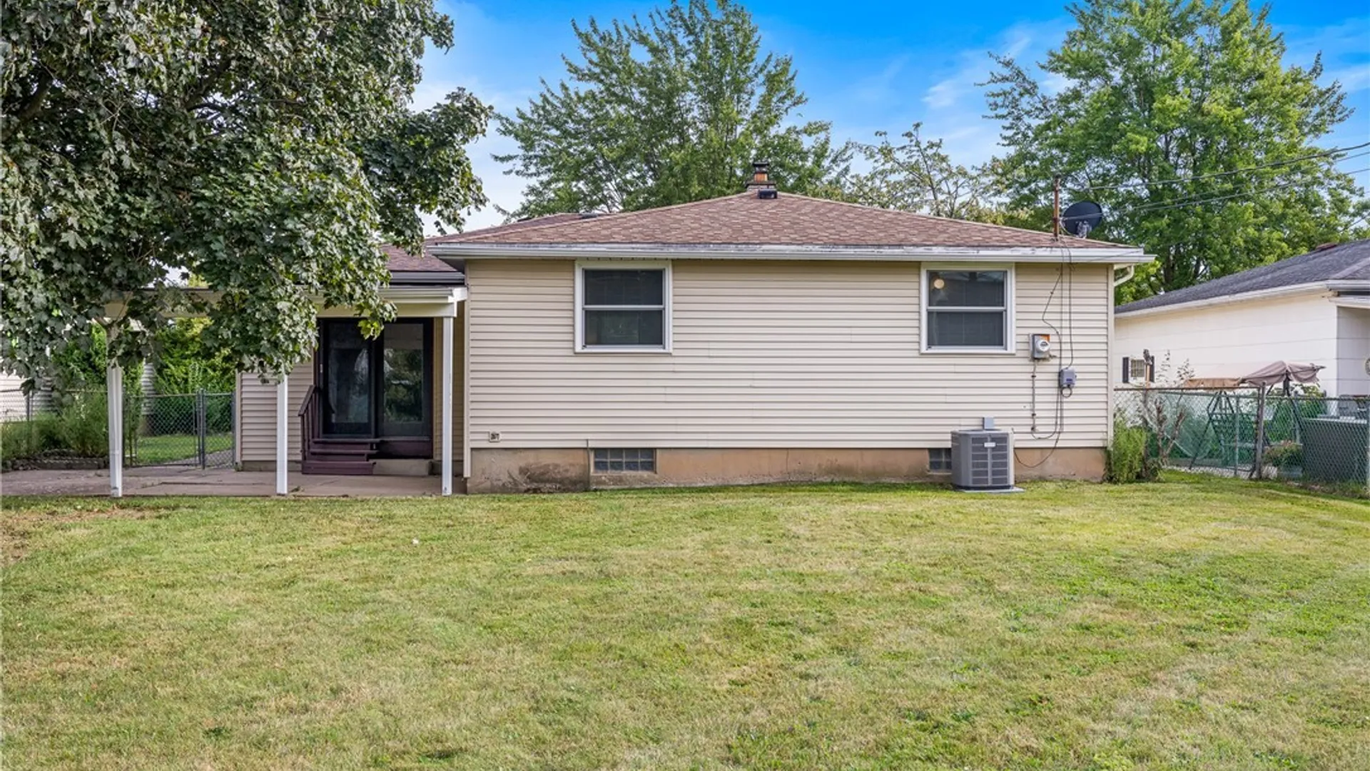 Property at 284 Claudette Court, Cheektowaga, NY 14043 25