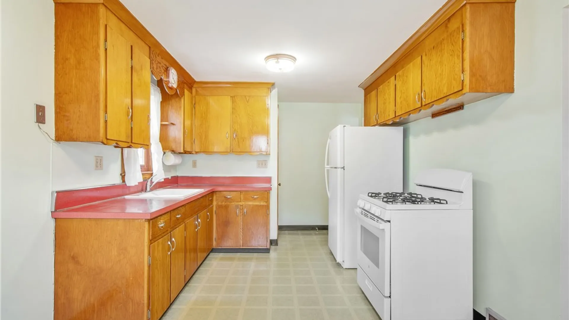 Property at 27 Newell Avenue, Lancaster, NY 14086 11