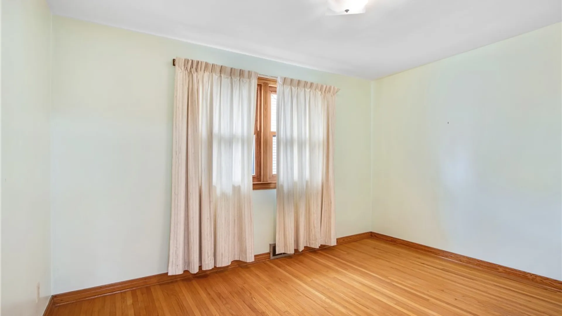 Property at 27 Newell Avenue, Lancaster, NY 14086 18