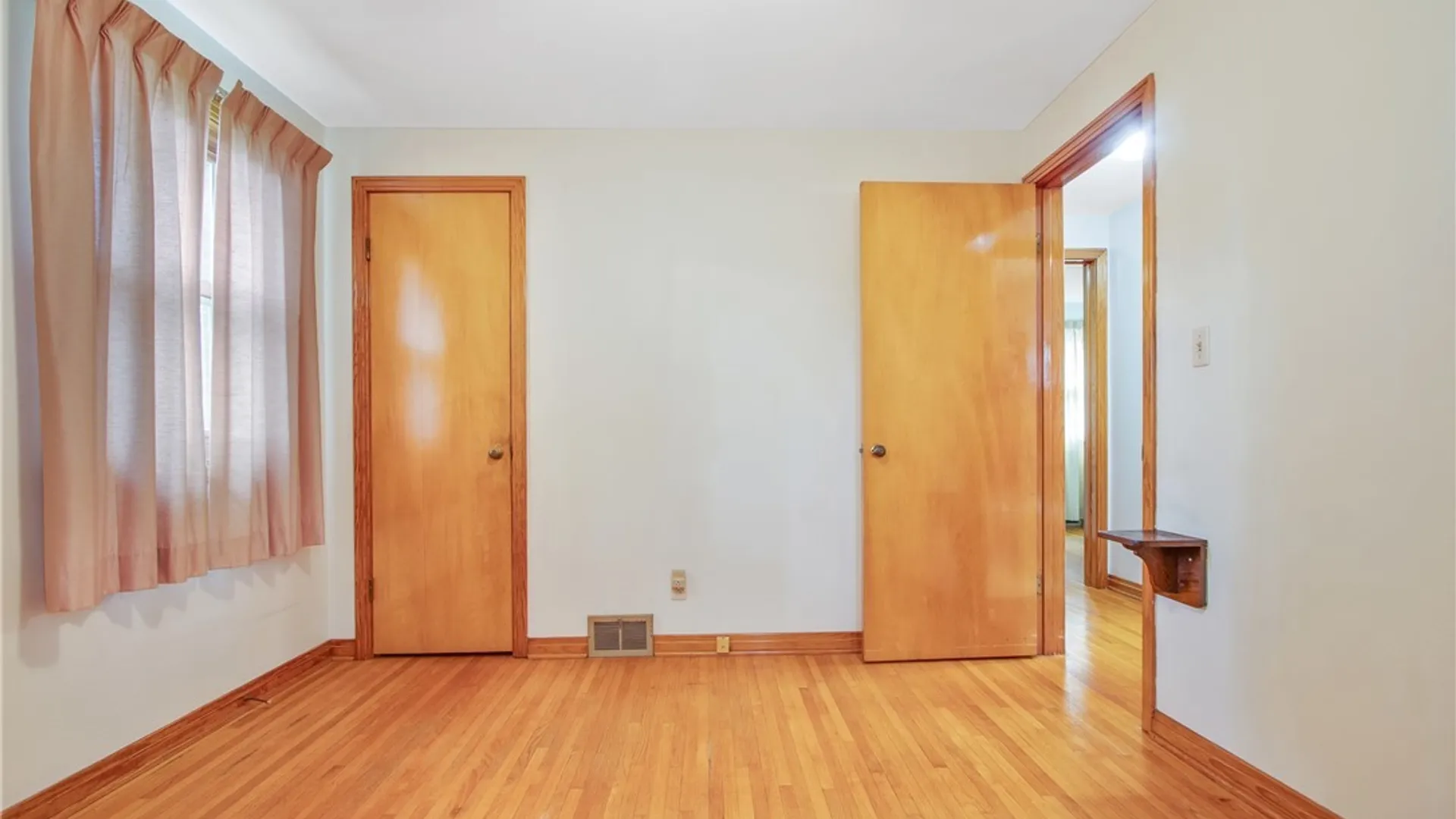 Property at 27 Newell Avenue, Lancaster, NY 14086 27