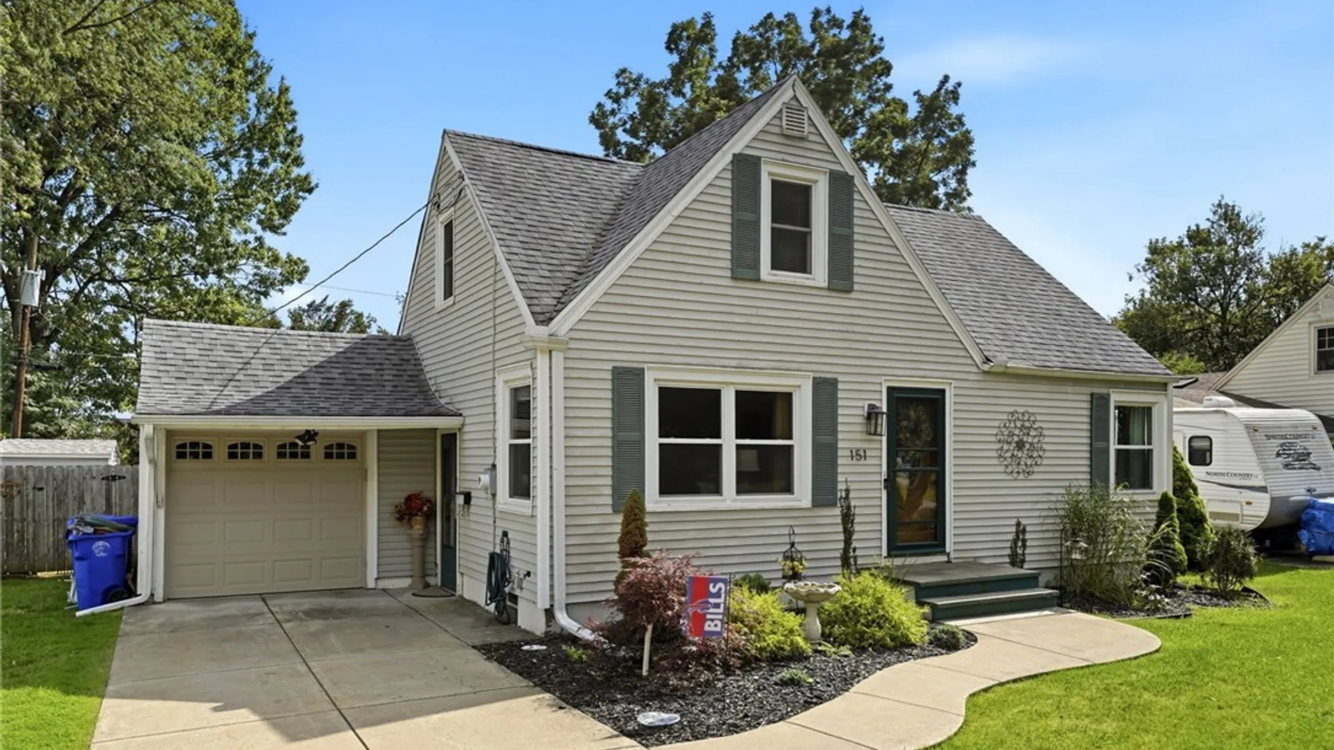 Property at 151 Cloverside Drive, West Seneca, NY 14224 4