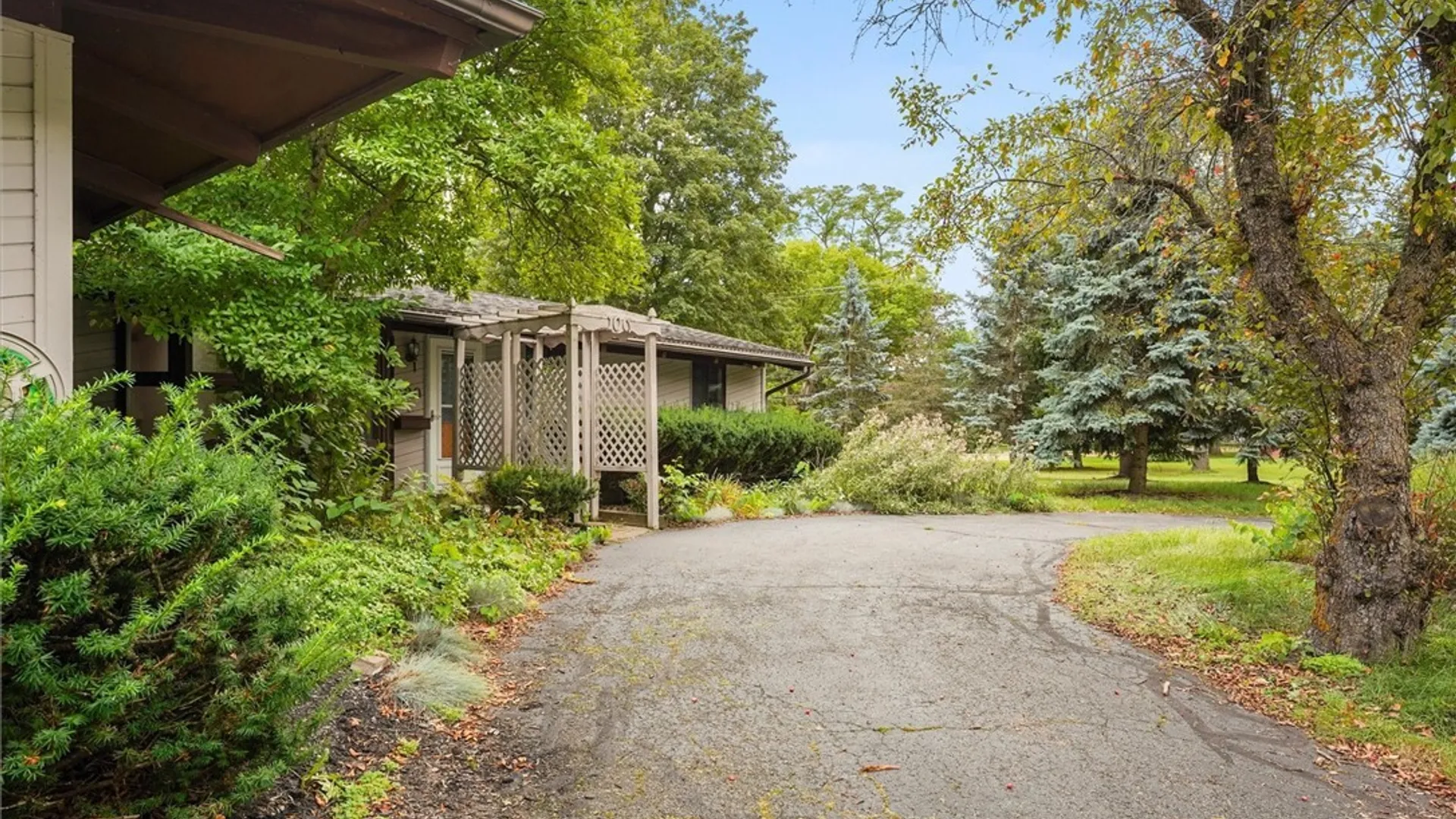 Property at 100 Sherbrooke Road, Manlius, NY 13104 3