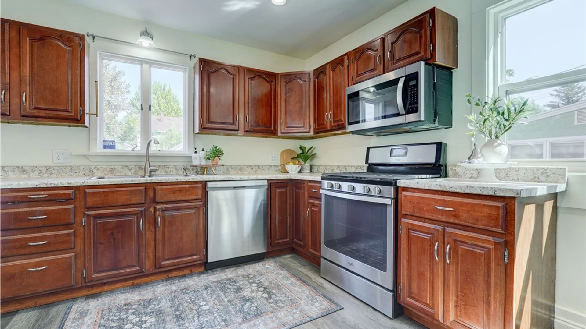 Property at 152 Colonial Road, Rochester, NY 14609 16