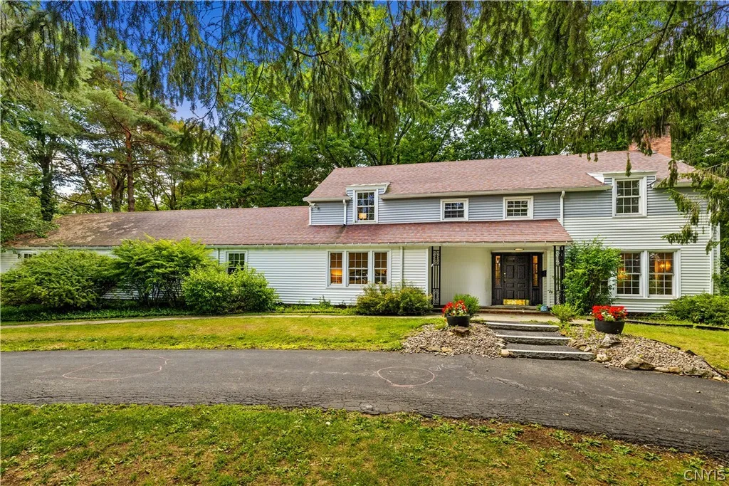 Property at 30 Jordan Road, New Hartford, NY 13413