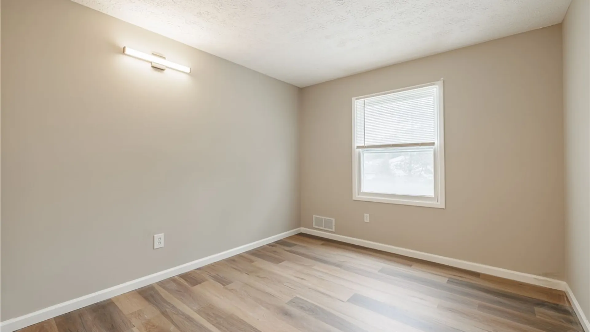 Property at 130 Troutbeck Lane, Greece, NY 14626 19