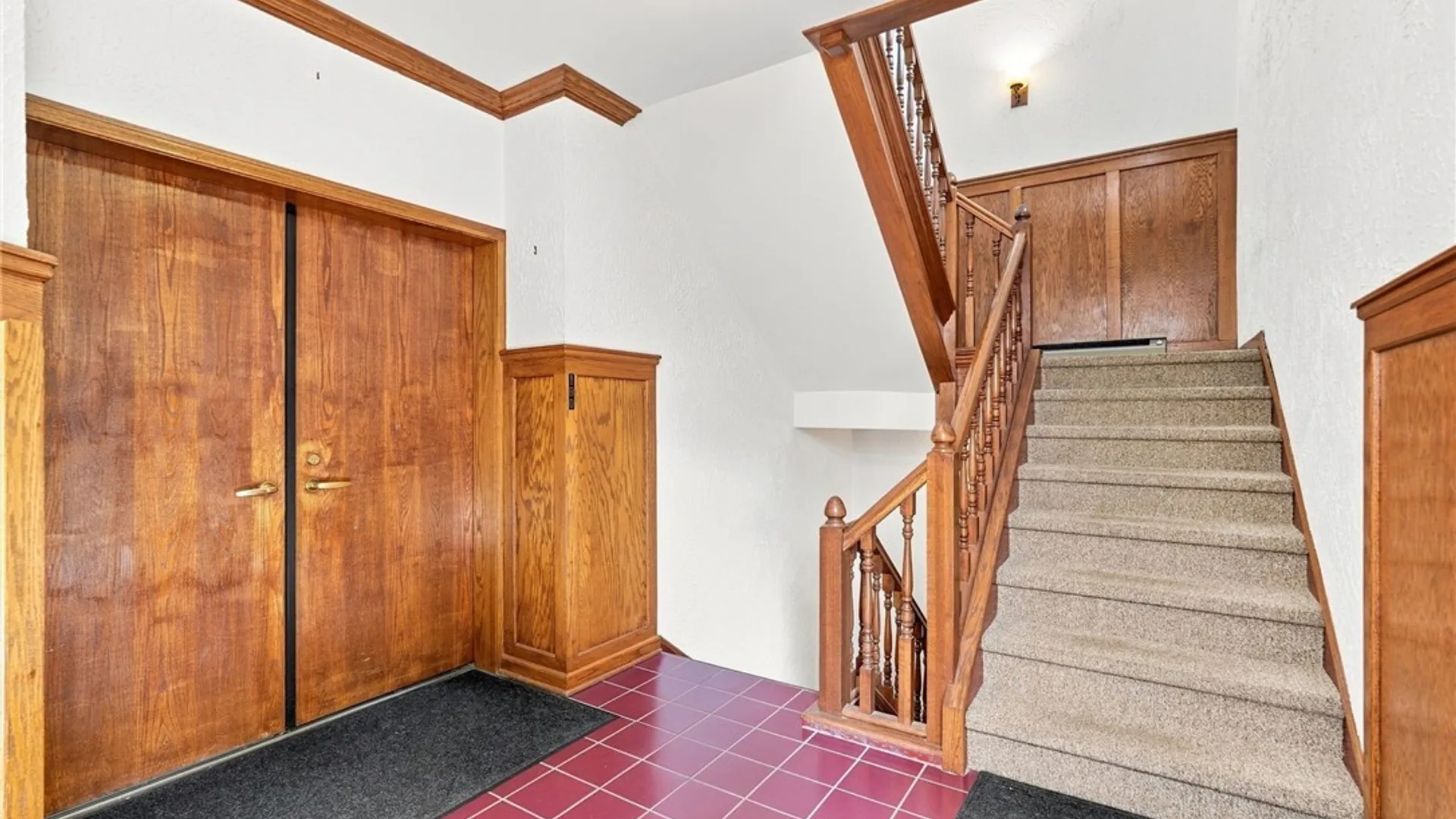 Property at 190 Castlebrook Lane, Amherst, NY 14221 3