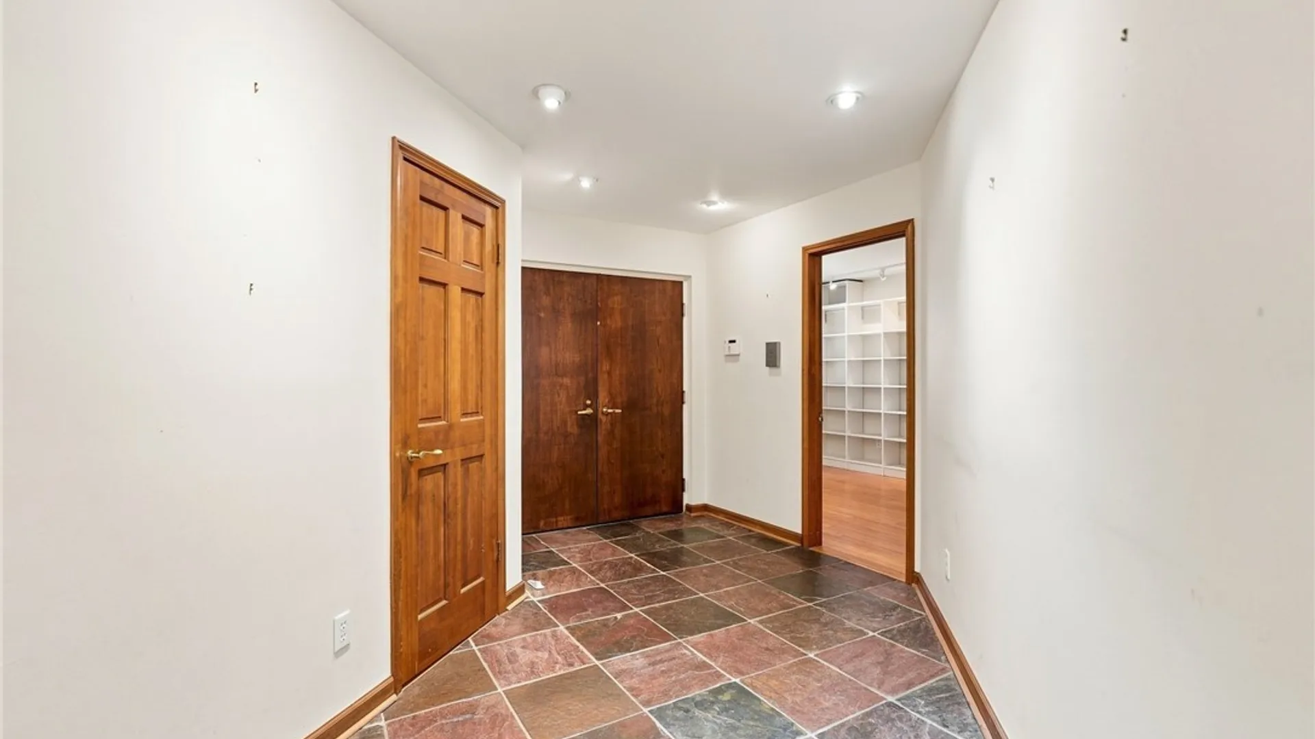Property at 190 Castlebrook Lane, Amherst, NY 14221 4