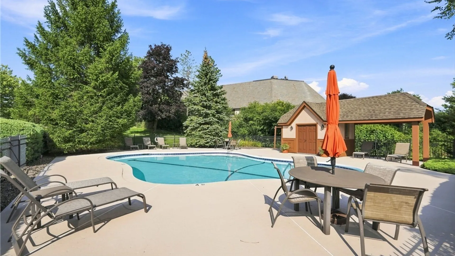 Property at 190 Castlebrook Lane, Amherst, NY 14221 44