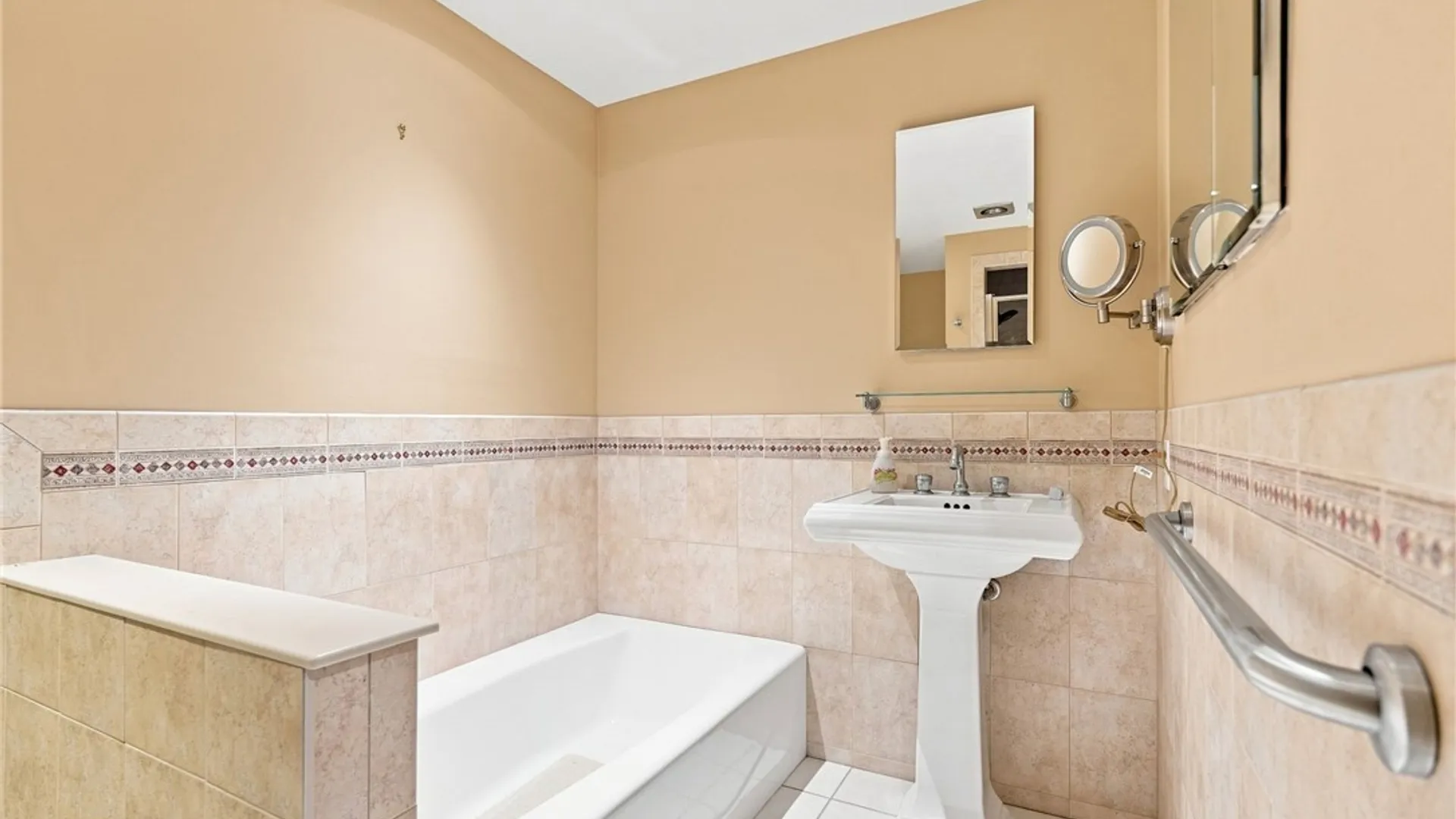 Property at 190 Castlebrook Lane, Amherst, NY 14221 24