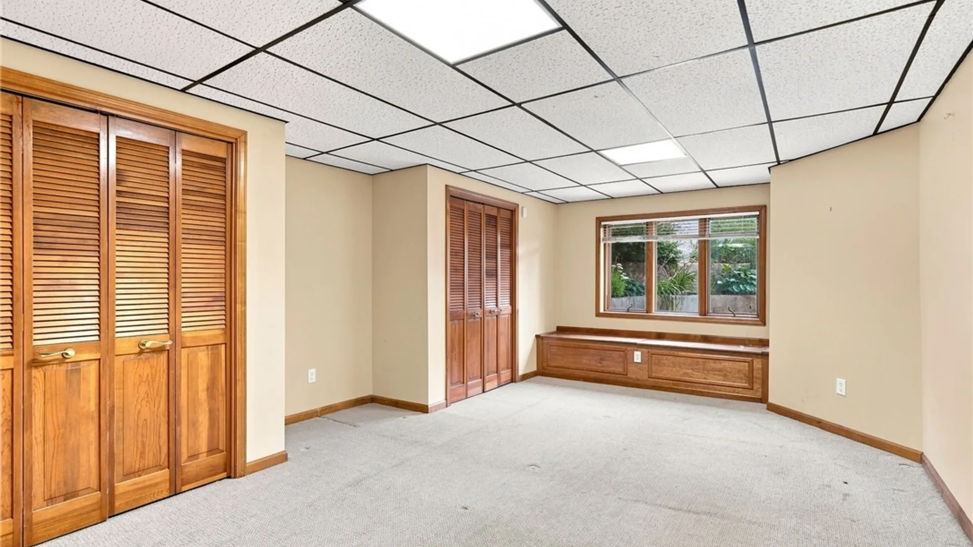Property at 190 Castlebrook Lane, Amherst, NY 14221 36