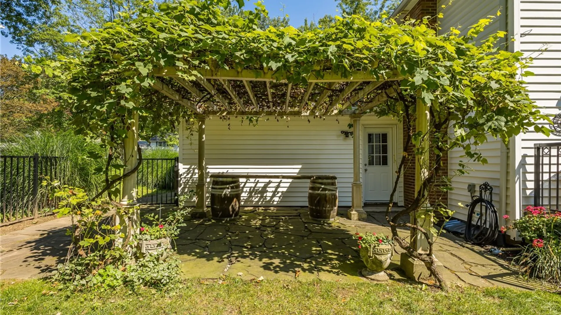 Property at 25 Shadowlawn Court, Irondequoit, NY 14617 29
