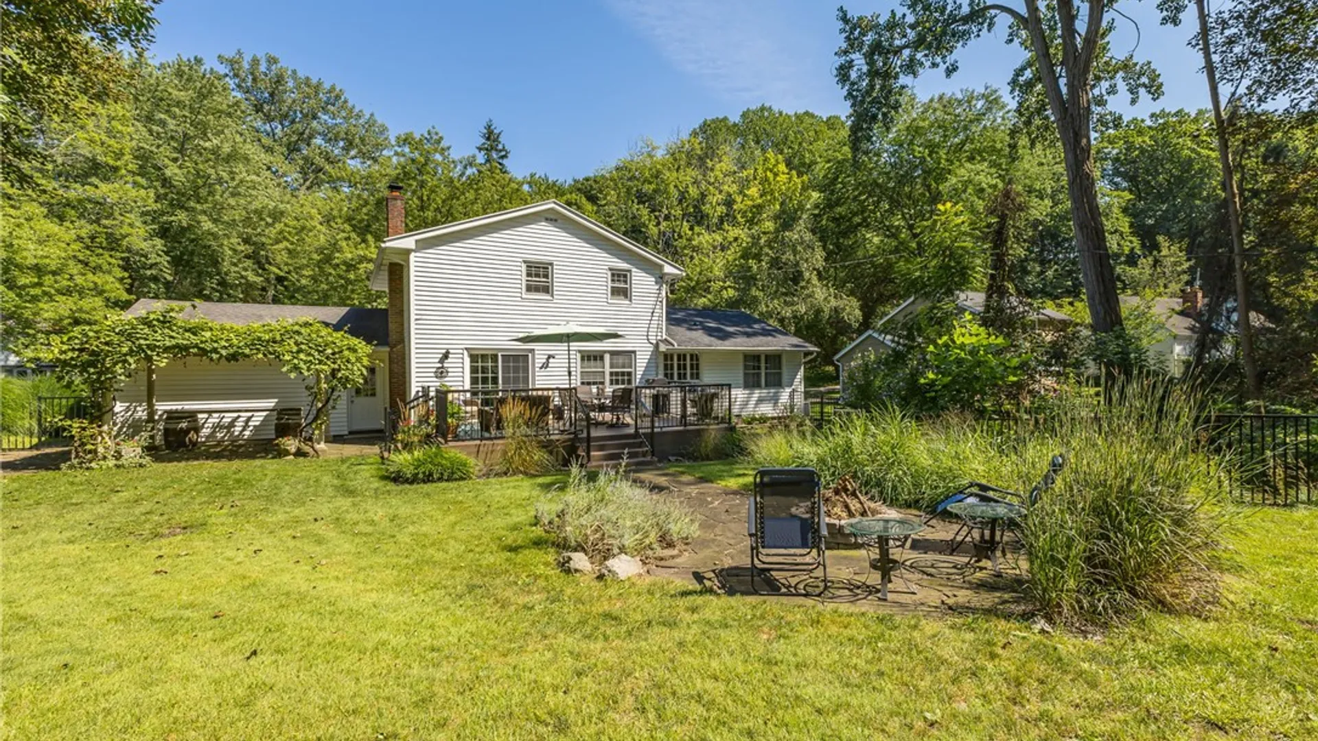Property at 25 Shadowlawn Court, Irondequoit, NY 14617 30