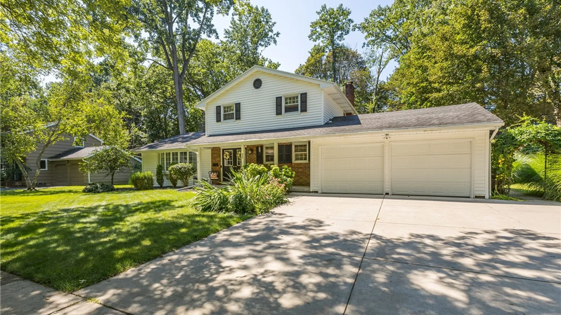 Property at 25 Shadowlawn Court, Irondequoit, NY 14617 3