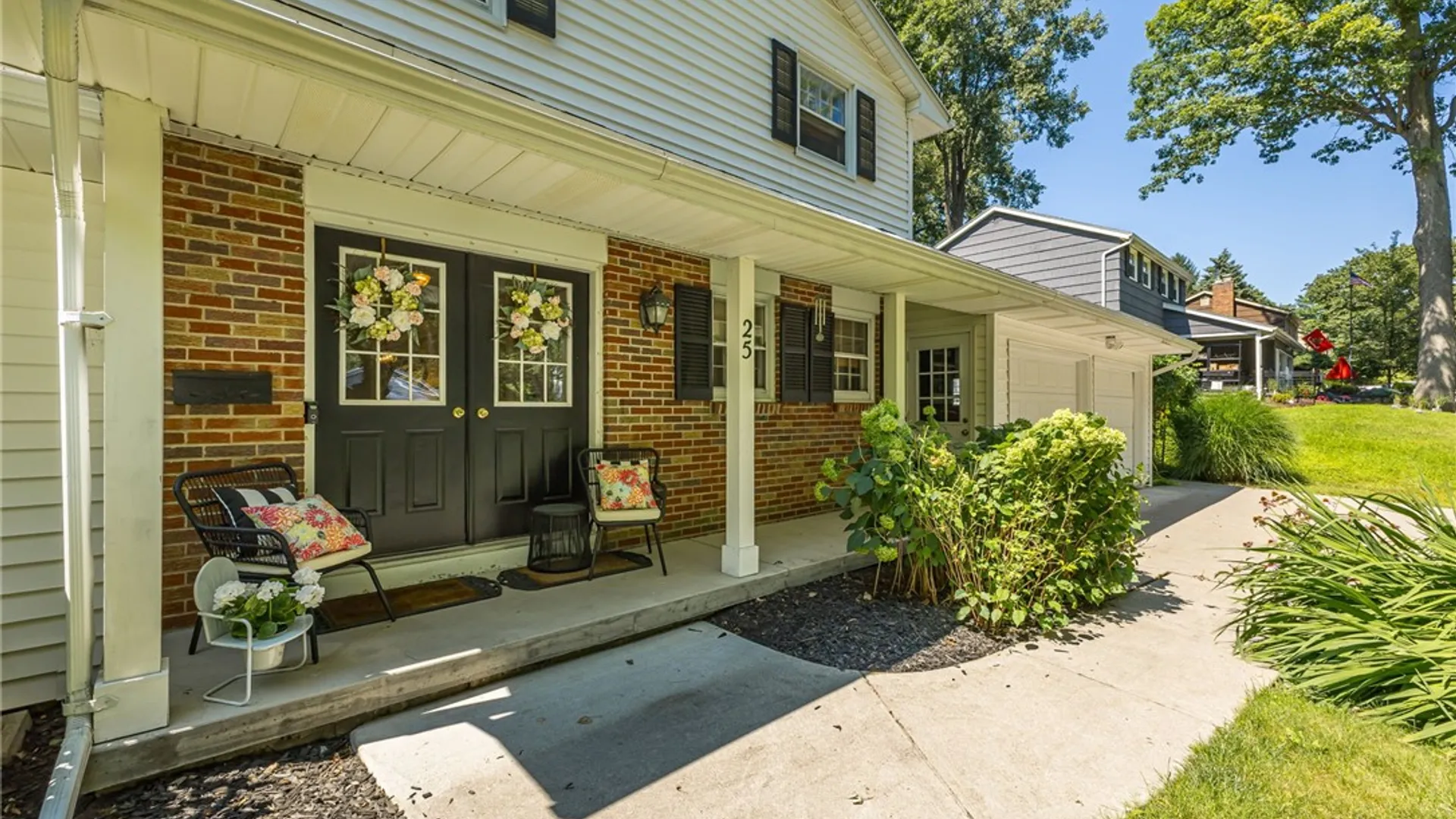Property at 25 Shadowlawn Court, Irondequoit, NY 14617 4