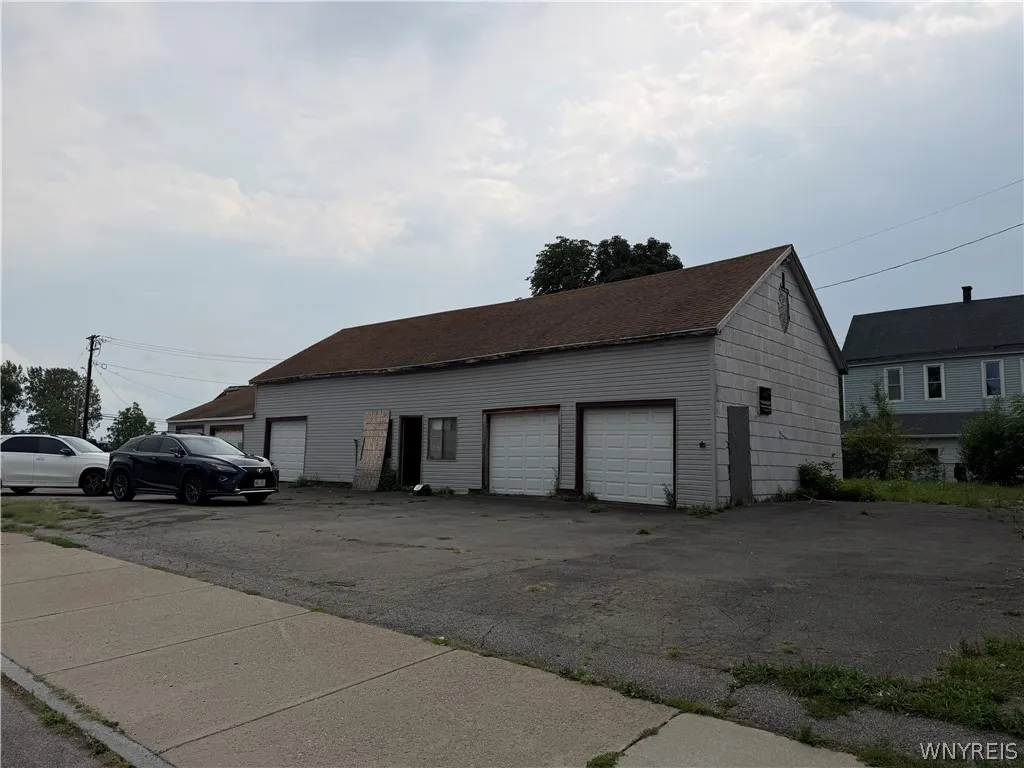 Property at 911 S Park Avenue, Buffalo, NY 14210