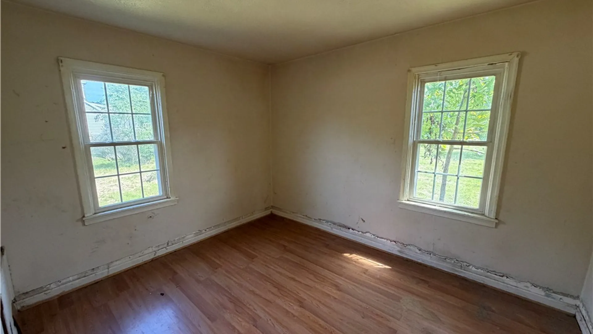 Property at 1036 Saunders Sett Road, Lewiston, NY 14305 10