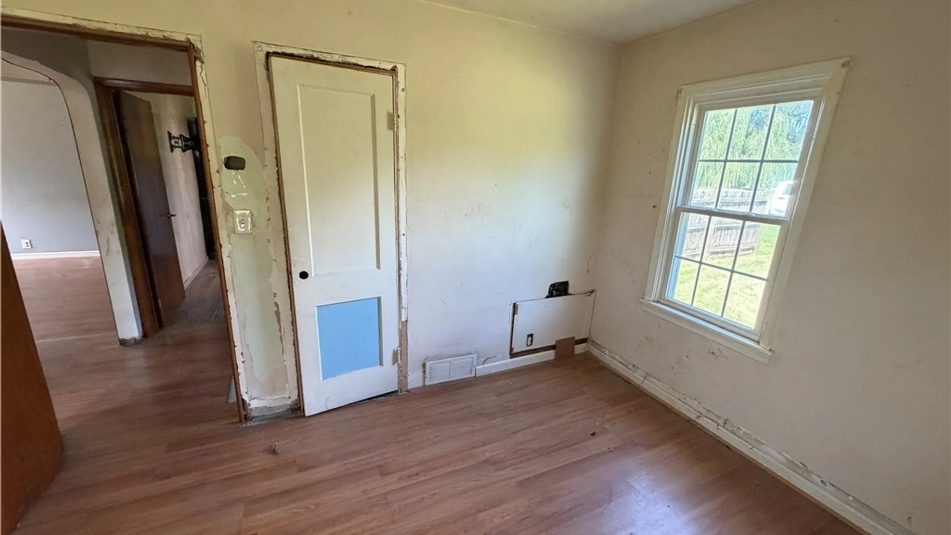 Property at 1036 Saunders Sett Road, Lewiston, NY 14305 11