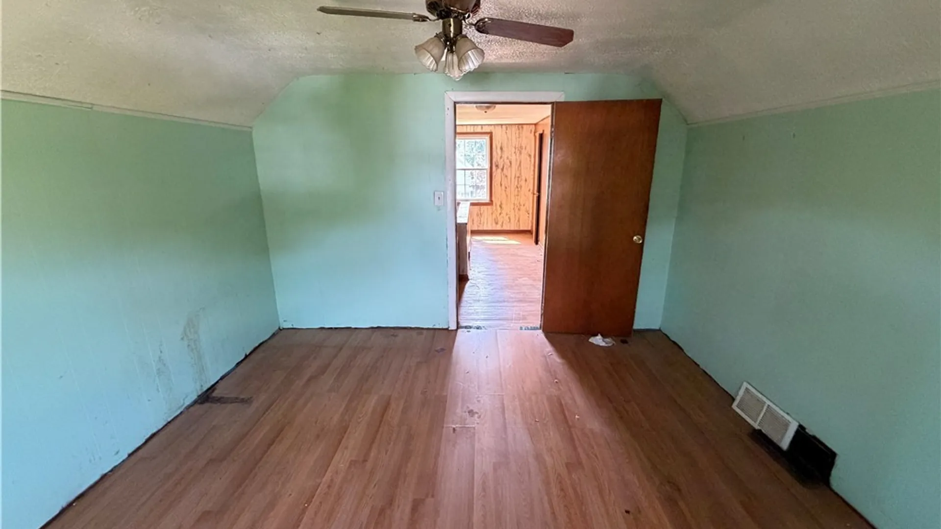 Property at 1036 Saunders Sett Road, Lewiston, NY 14305 17