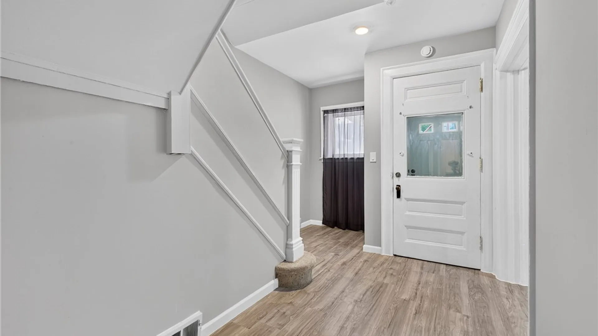 Property at 709 Hopkins Street, Buffalo, NY 14220 9