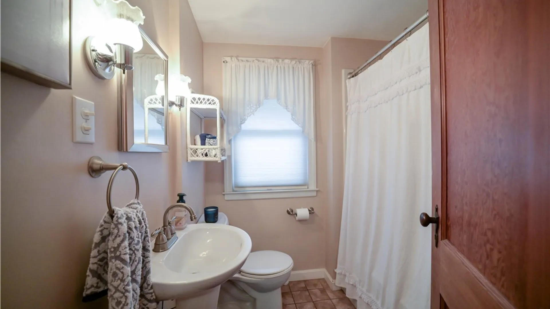 Property at 307 Lomond Place, Utica, NY 13502 39