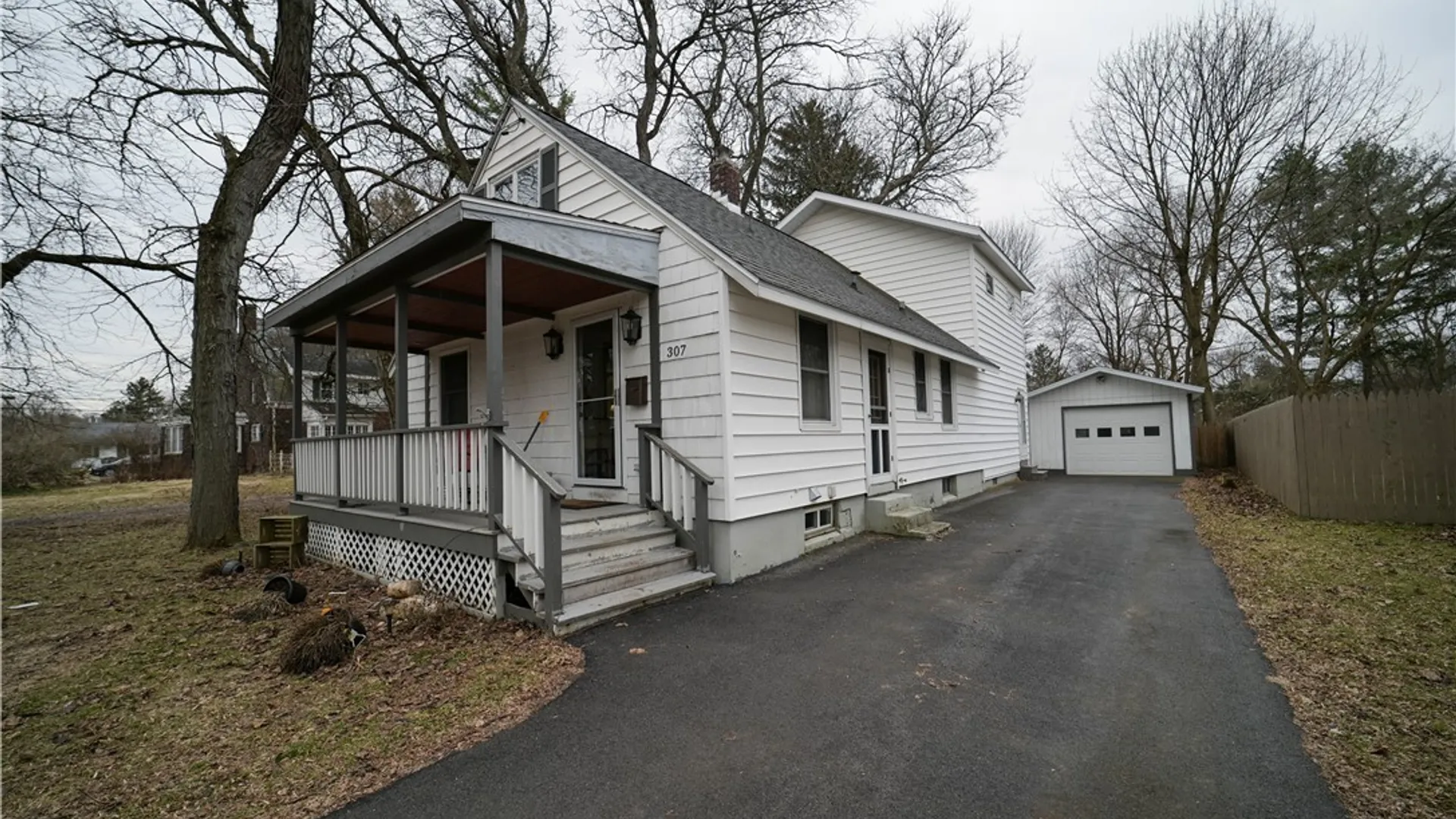 Property at 307 Lomond Place, Utica, NY 13502 4