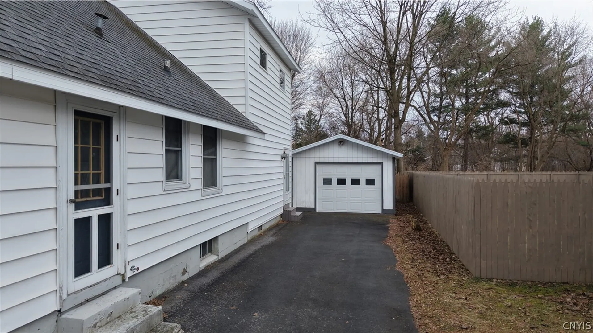 Property at 307 Lomond Place, Utica, NY 13502 6